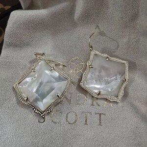Kendra Scott Kirsten Mother of Pearl Earrings